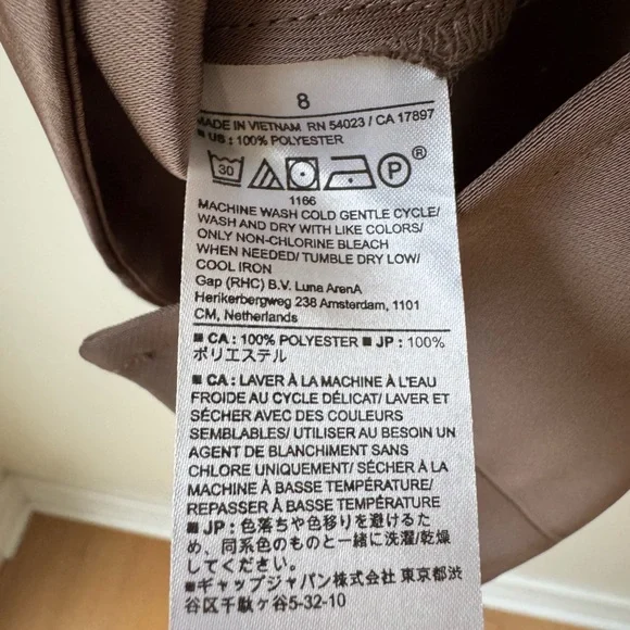 NWT Banana Republic Size 8 Women’s Double Seam Cognac Brown Satin Top Blouse - Picture 16 of 16